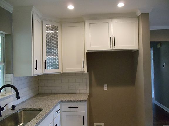 4th image of 1023 Olney Dr