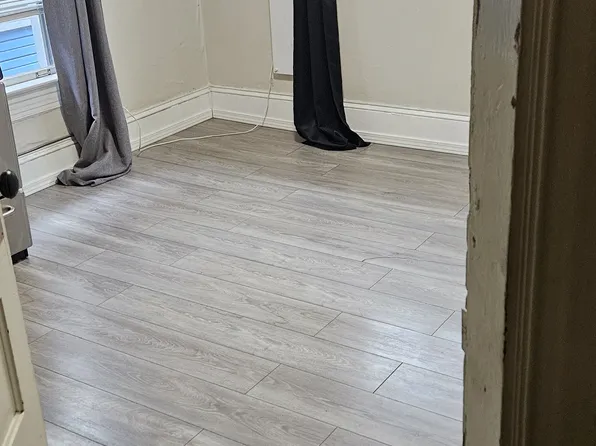 (undisclosed Address), Portland, OR 97210