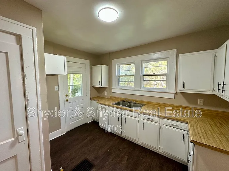 700 Noble Ave — Photo 13