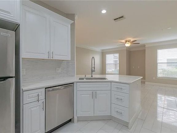 3rd image of 10481 Villa View Cir #0