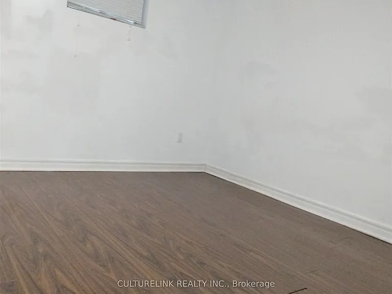 30 Rockport Cres #BASEMENT — Photo 4