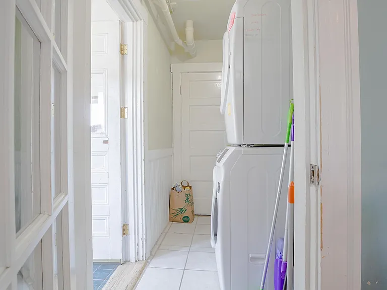 130 Capen St #130 — Photo 3
