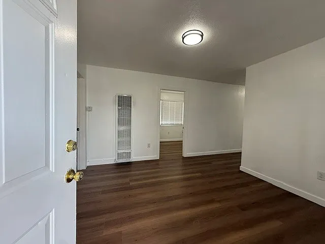 6300 S San Pedro St