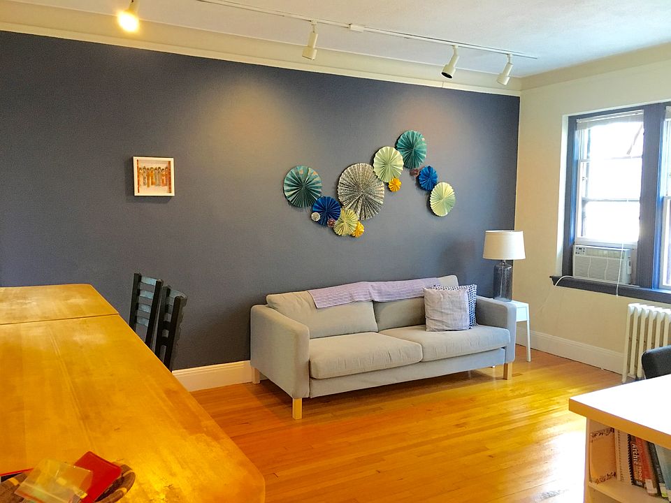 Living Room (photo from previous tenant)