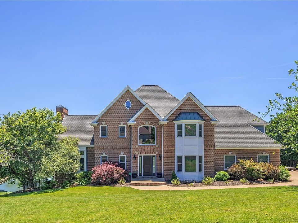1st image of 7 Hawthorne Ln