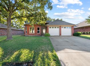 5705 Roundup Trl, Arlington, TX 76017