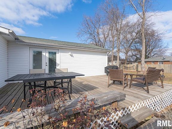 5th image of 3116 Blackberry St