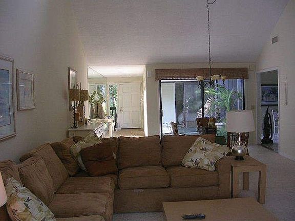 fully furnished with decorator furnishing