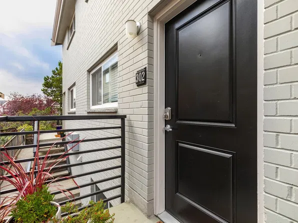 2818 NW 56th Street #302, Seattle, WA 98107