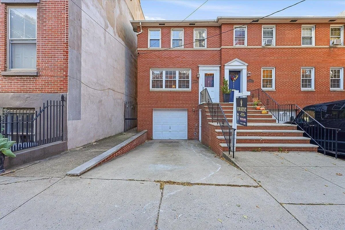 4 bed, 1.5 bath, $6,000 — Photo 1