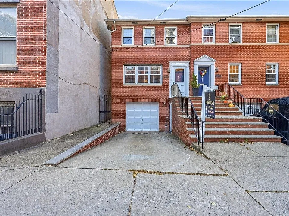 107 Grand St