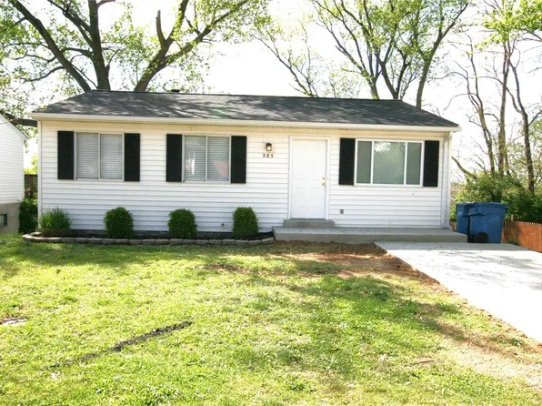 205 Lake Ave, Maryland Heights, MO 63043