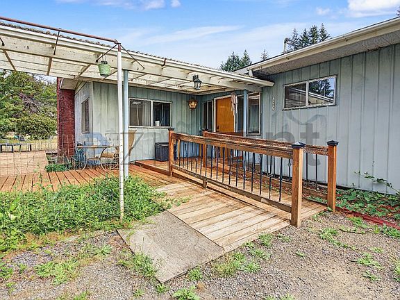 3rd image of 2107 NE 249th Ave