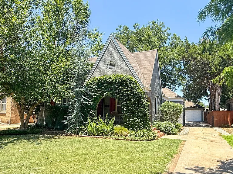 3121 NW 22nd St — Photo 3
