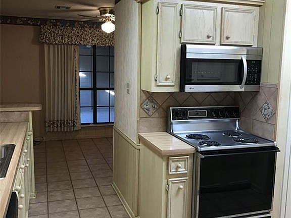 5th image of 208 Goodwin Ln