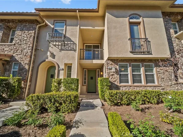 28472 Herrera St, Santa Clarita, CA 91354