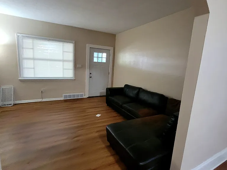 2266 Grandview Ave — Photo 26
