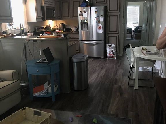 5th image of 959 Laura St
