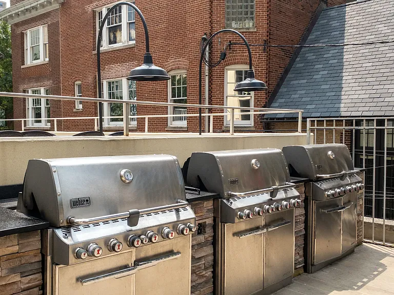 64 E Scott St #11 — Photo 11