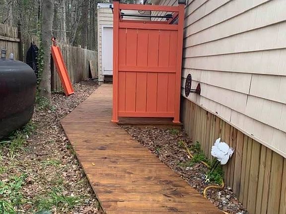 Outdoor shower has hot water