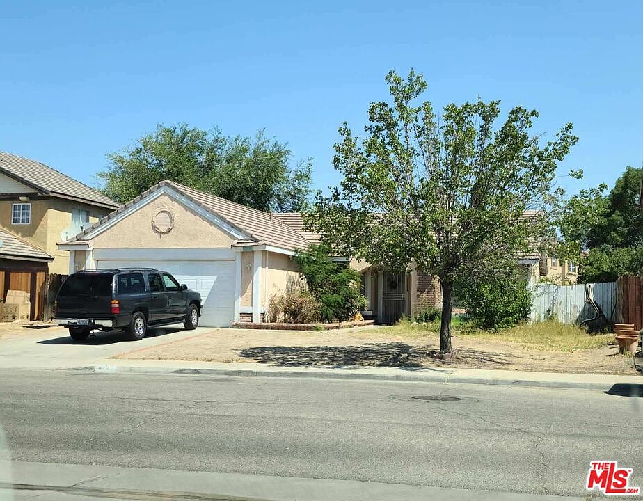 2nd image of 4101 E Bolton Ave