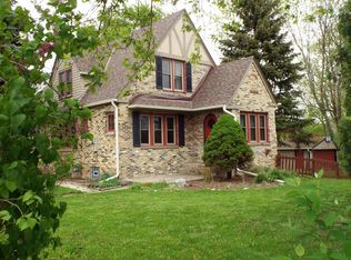 18645 Pleasant St, Brookfield, WI 53045