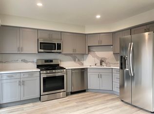 418 22nd St #B, Huntington Beach, CA 92648