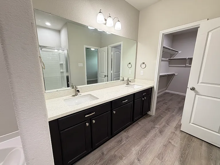 6118 Yesenia St — Photo 14