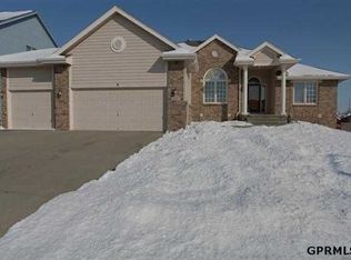 8807 S 97th Ave, La Vista, NE 68128