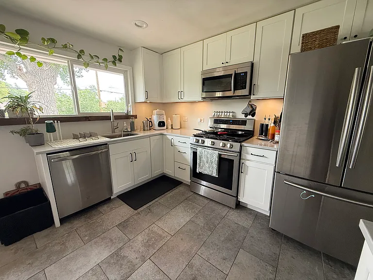 120 S Depew St — Photo 17