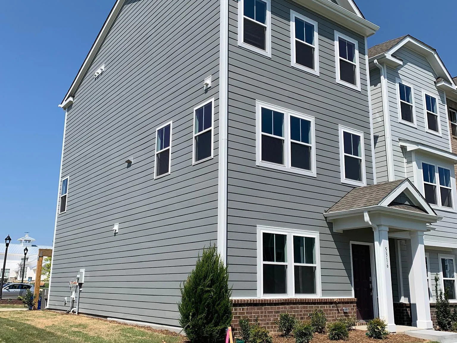 5316 Daydream Dr — Photo 2