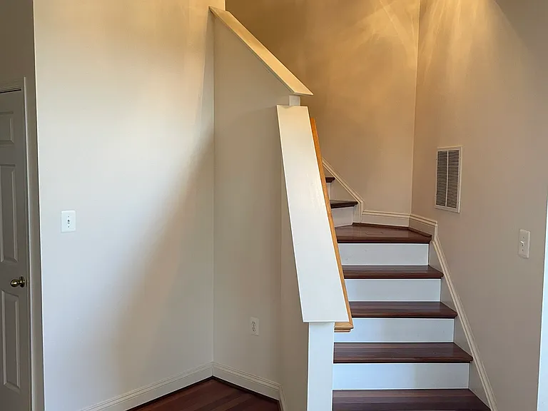 825 Bluefield Sq NE — Photo 9