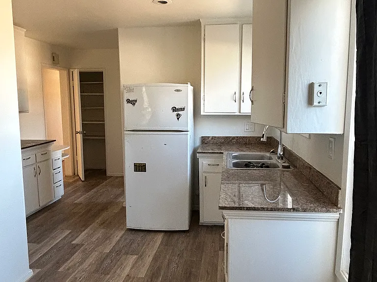 44135 Date Ave — Photo 3