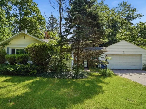 1443 Ogden Ave, Benton Harbor, MI 49022