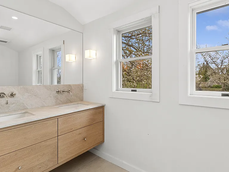 36 Floyd St — Photo 20