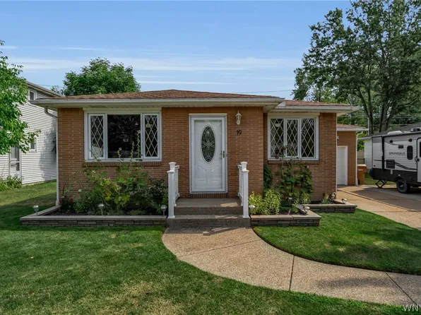 19 N Transit Hill Dr, Depew, NY 14043