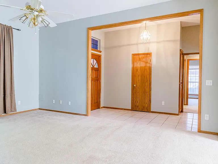 211 Oakdale Dr — Photo 21