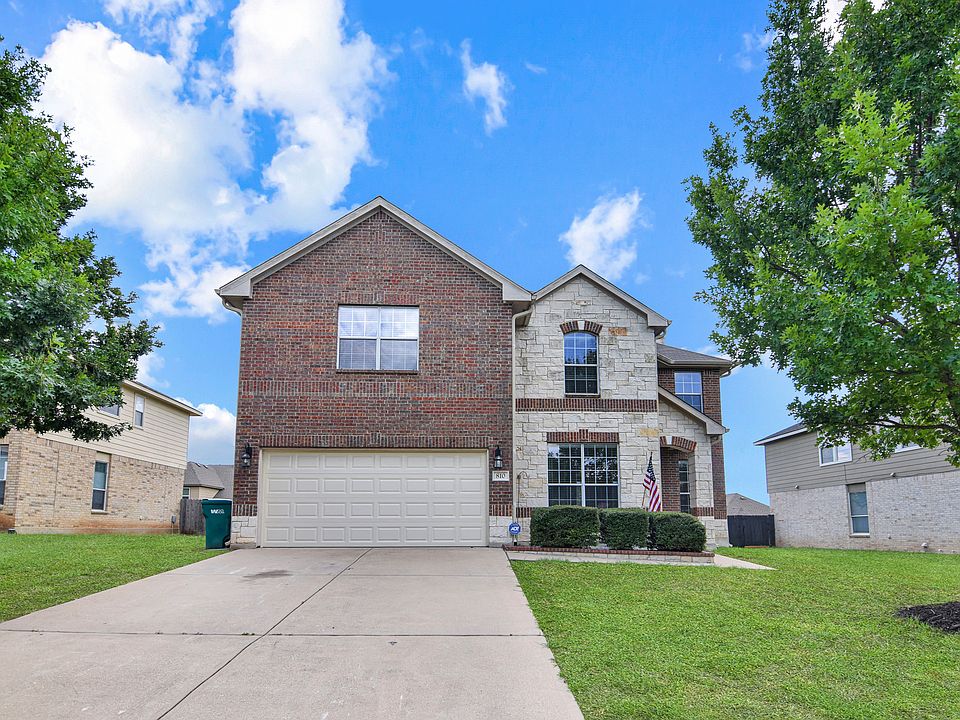 1st image of 810 Red Fern Dr