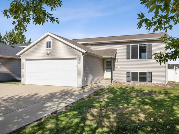 78 Evergreen Cir, West Fargo, ND 58078
