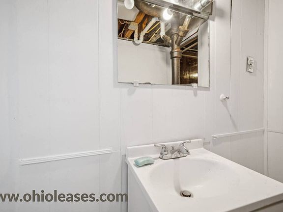 2nd image of 17632 S Miles Rd