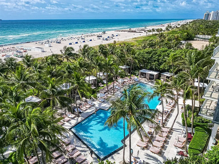 2201 Collins Ave #1010 — Photo 9