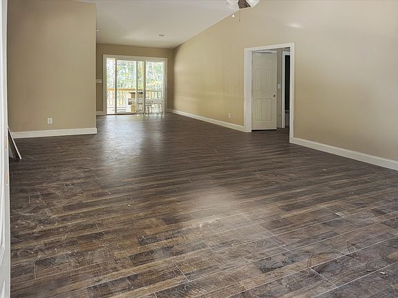 4th image of 1123 Goti Dr