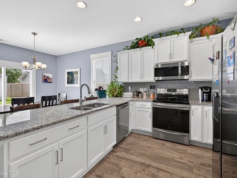 2024 Blue Spruce Dr — Photo 8
