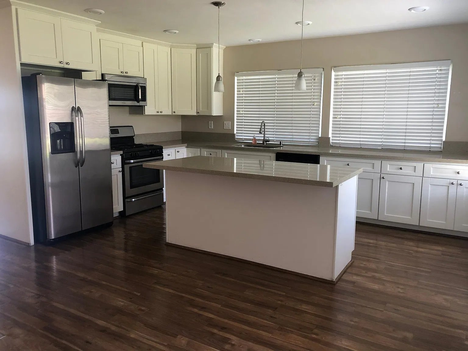 3 bed, 1266 sqft, $3,800 — Photo 4