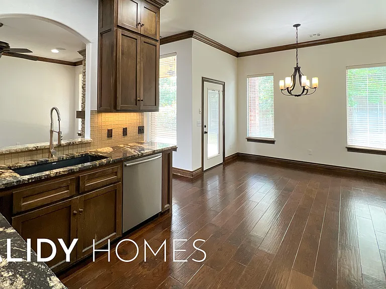 1424 Narrows Bridge Cir — Photo 1