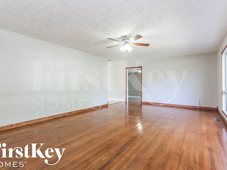 6605 W 14th St — Photo 2