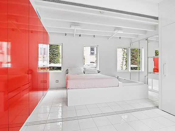4th image of 21 Prince St APT 4