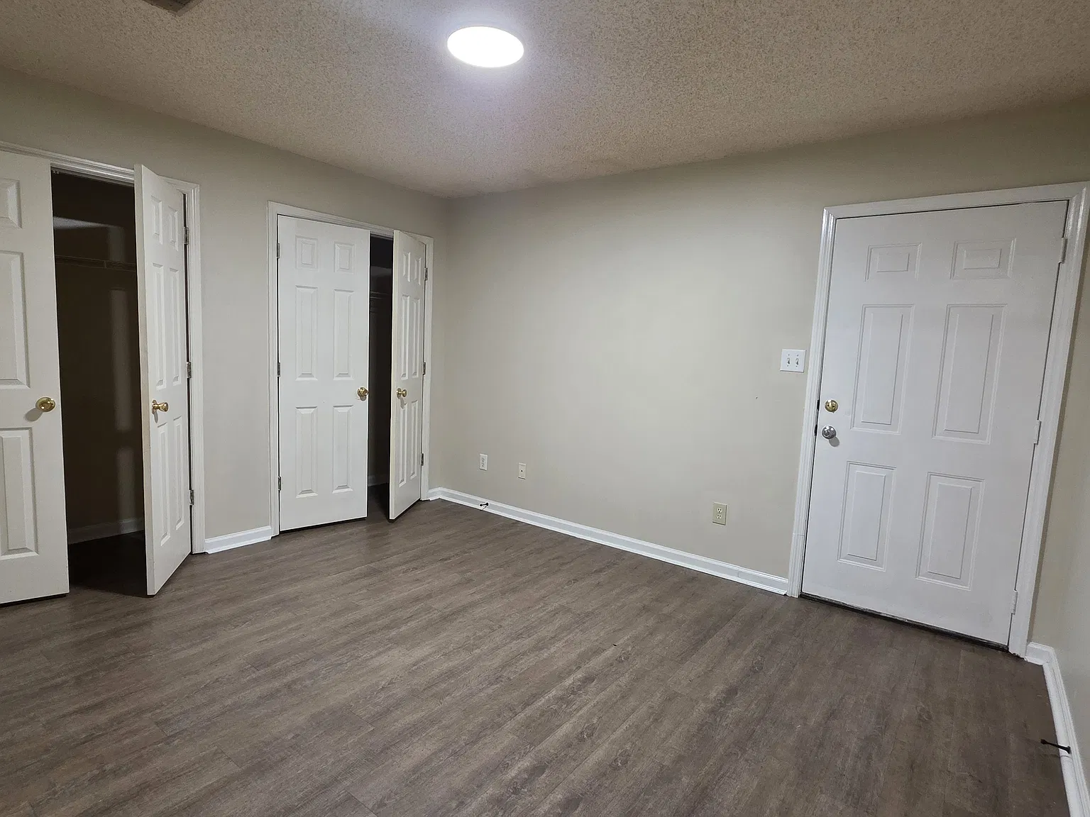 2 bed, 900 sqft, $895 — Photo 1