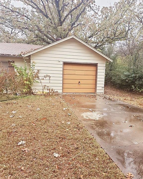 2nd image of 409 Mitchell Ave