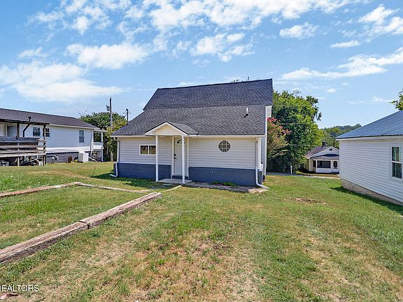 3rd image of 213 Birch St